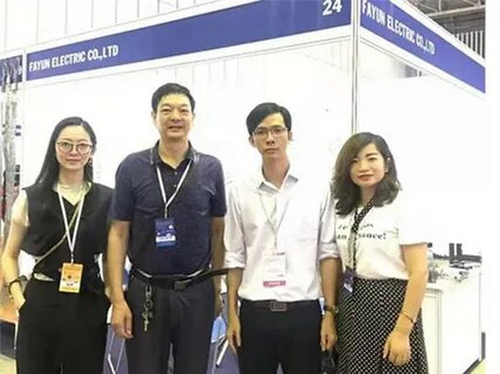 Xu hướng 3 kiểu giày phản bội chủ: Hotspot Matrix tiết lộ bí quyết video viral
