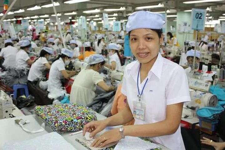 Tỏa Sáng Trên Mạng Xã Hội: Chuyên Gia Trang Điểm & Hotspot Matrix