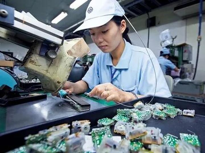 Mỹ Tâm: Họa mi tóc nâu và mối quan hệ với học trò